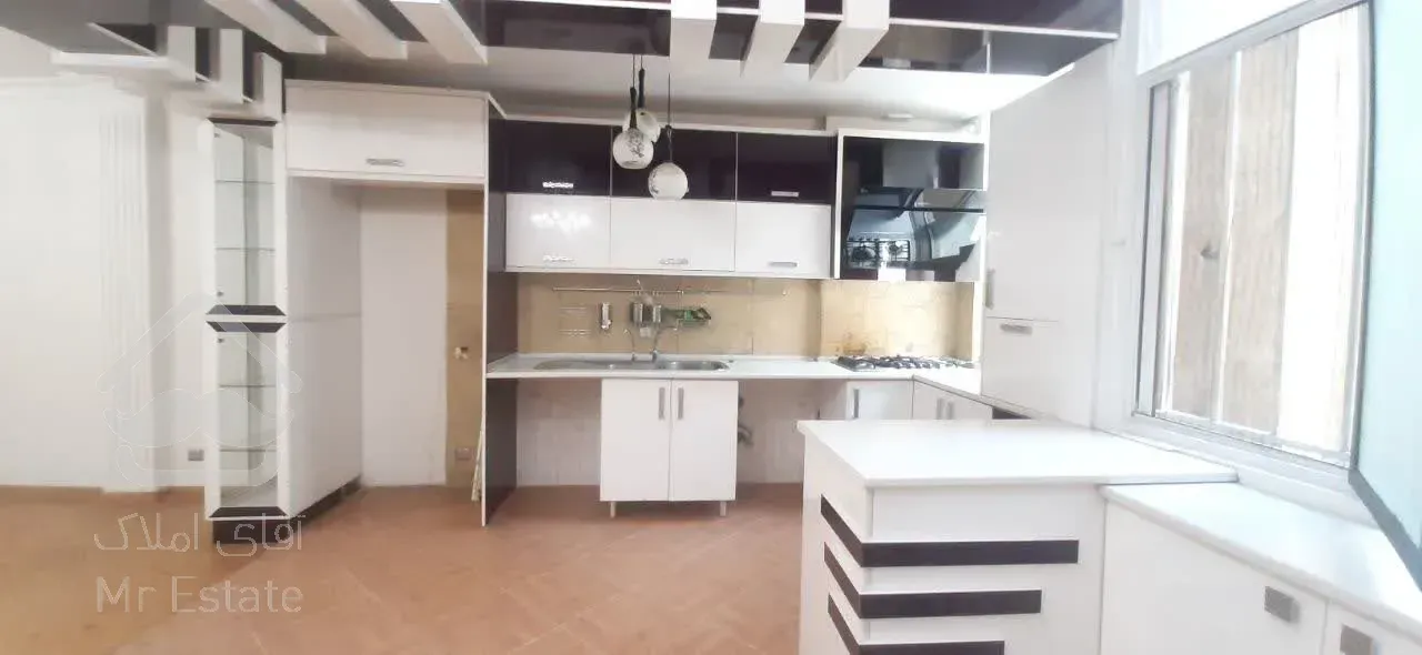 آپارتمان غرق نور