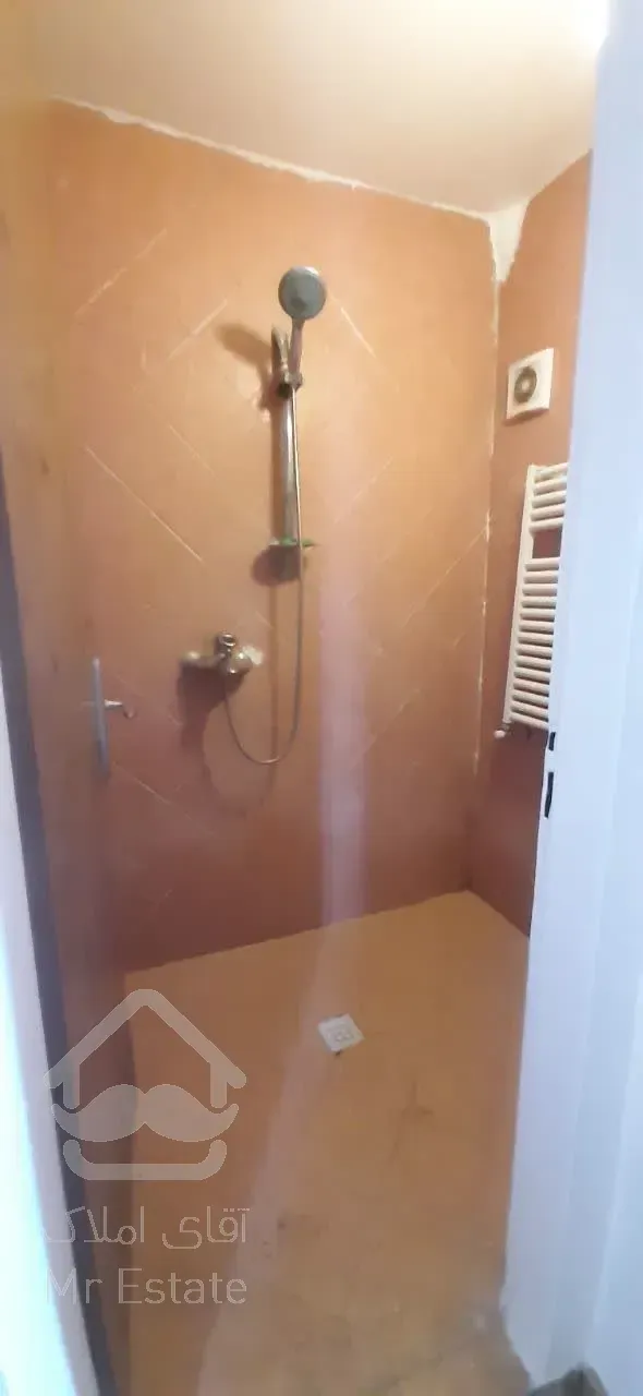 آپارتمان غرق نور