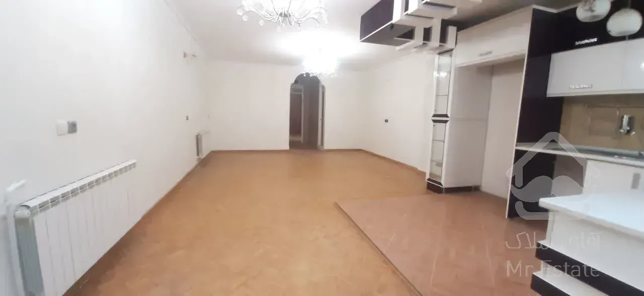 آپارتمان غرق نور