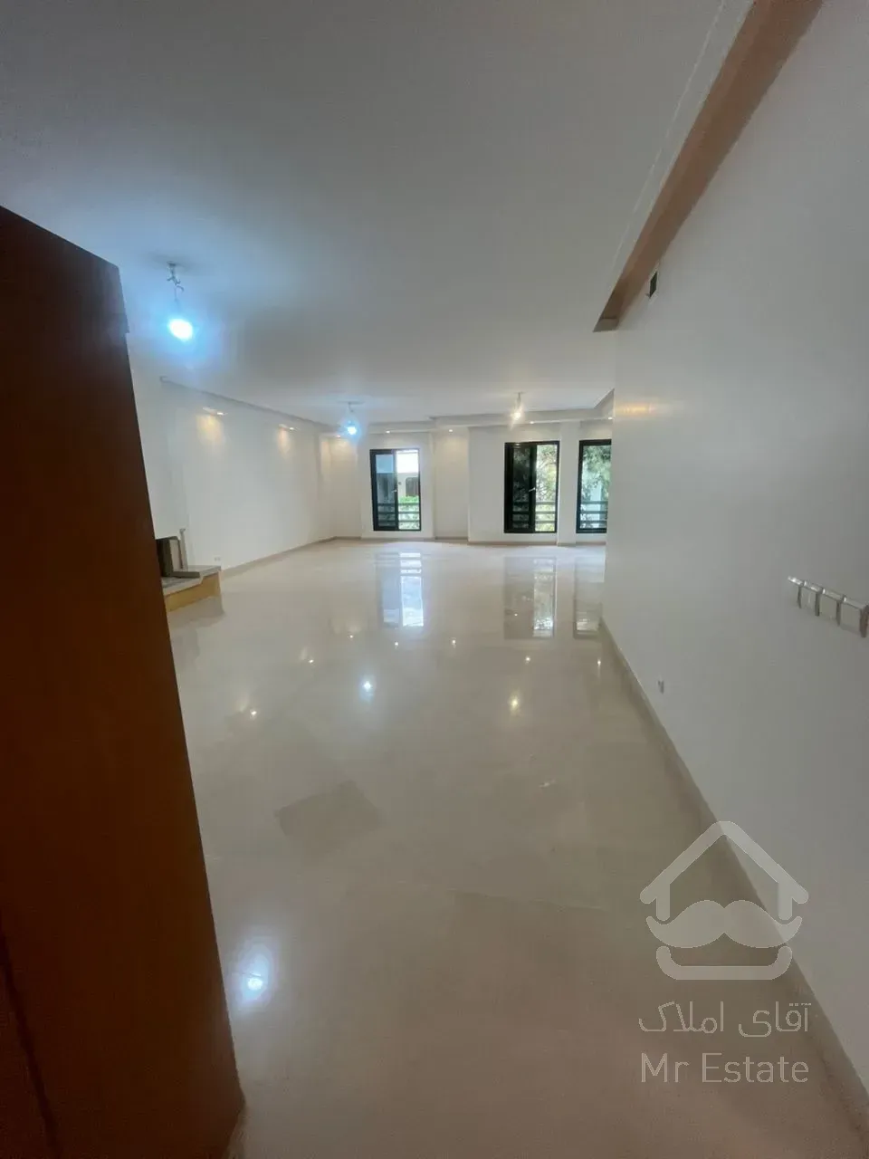 اجاره آپارتمان ۲۸۰ متری در بهترین لوکیشن کامرانیه