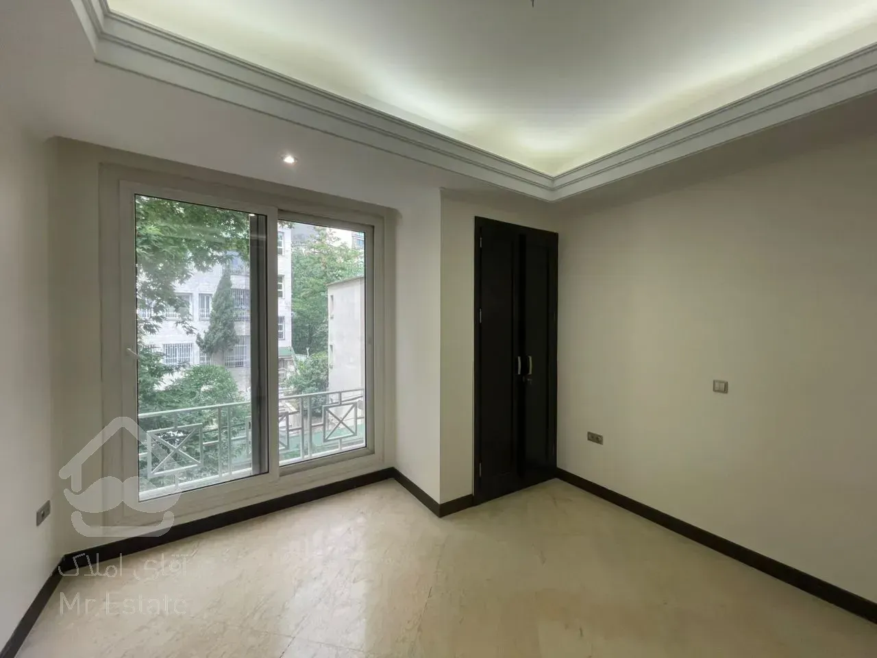 خرید آپارتمان 170 متری فول مشاعات در سنبل