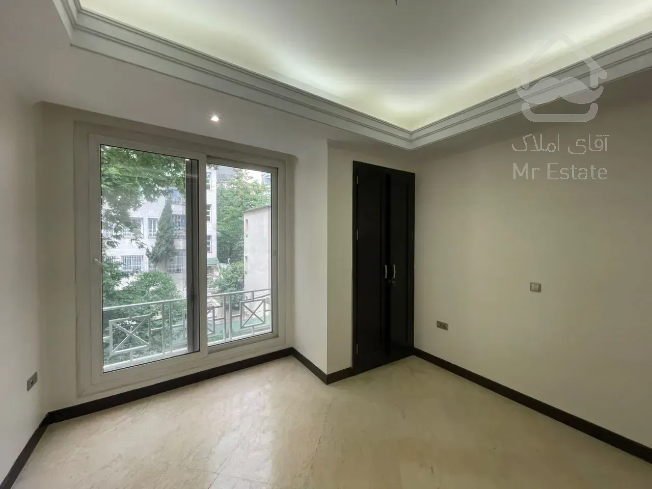 خرید آپارتمان 210 متری فول مشاعات در فرمانیه