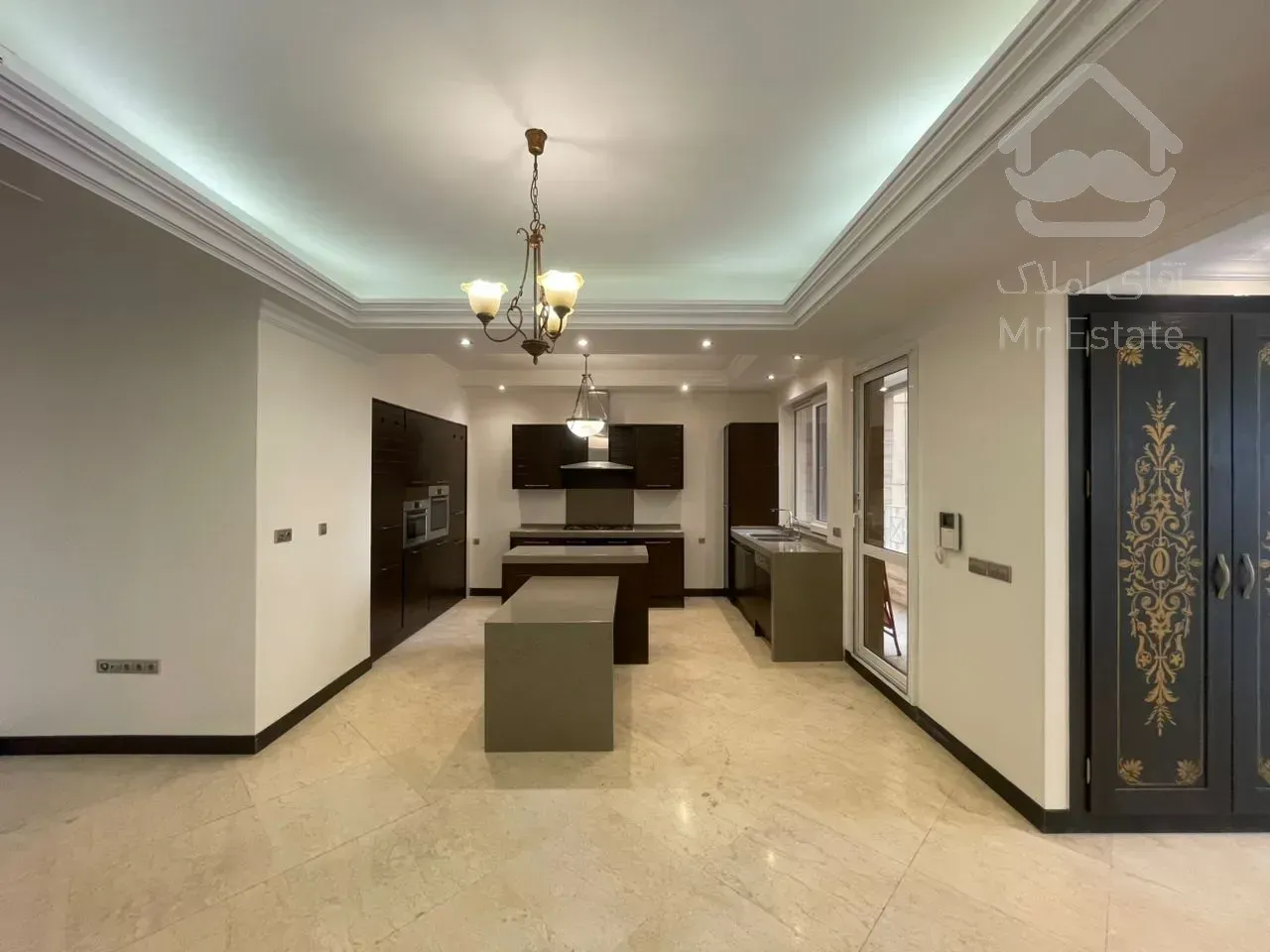 خرید آپارتمان 210 متری فول مشاعات در فرمانیه