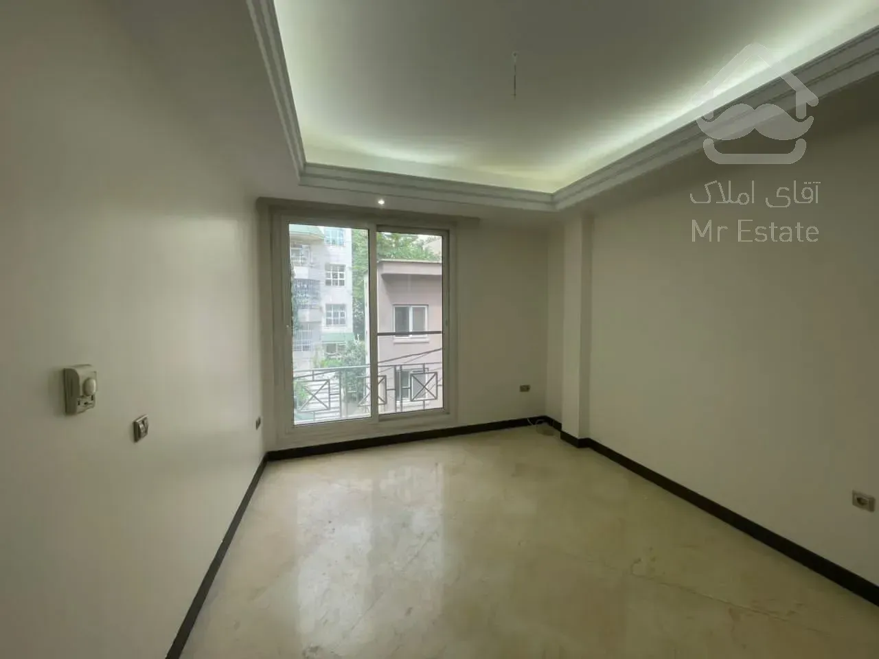 خرید آپارتمان 210 متری فول مشاعات در فرمانیه