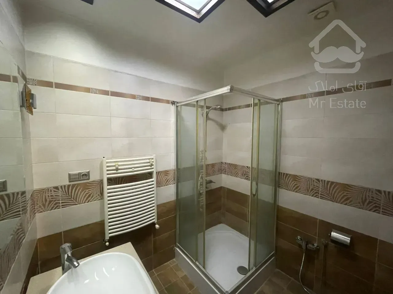 خرید آپارتمان 210 متری فول مشاعات در فرمانیه