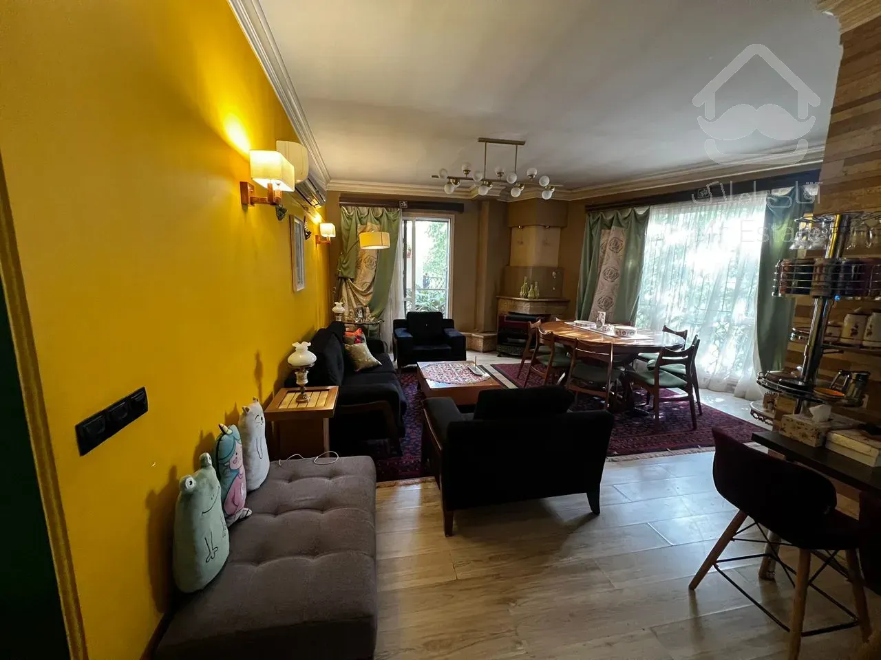 فروش آپارتمان ۱۴۰ متر جهانتاب حیاط در اختیار