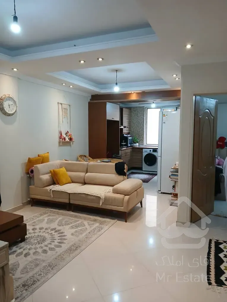 فروش آپارتمان دو خواب کم سن زیر قیمت کارشناسی در فردوس غرب