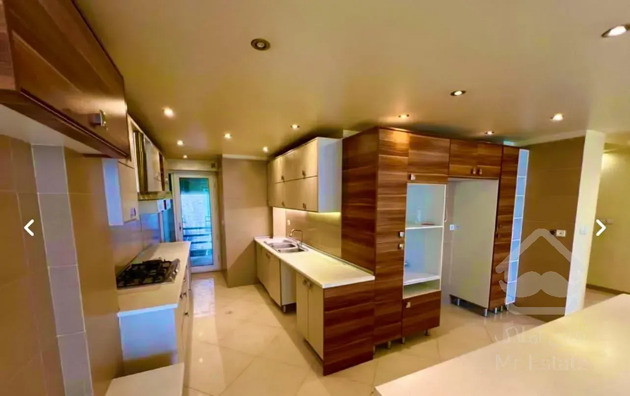 سعادت آباد**شهرداری جنوبی**180متر