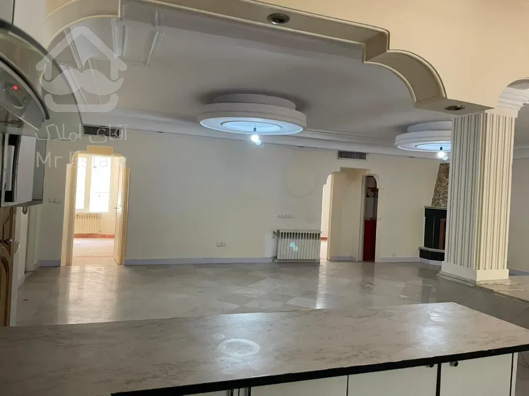 تک واحدی، ۱۴٠متری ،صرافهای جنوبی