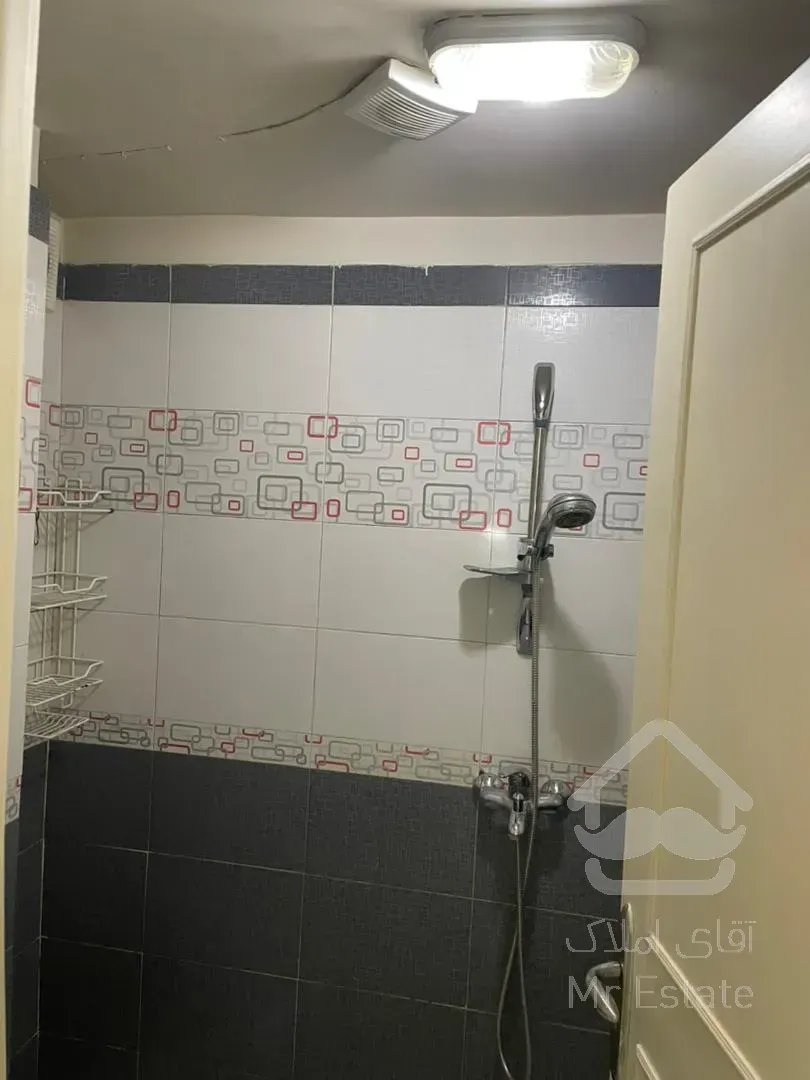 تک واحدی، ۱۴٠متری ،صرافهای جنوبی