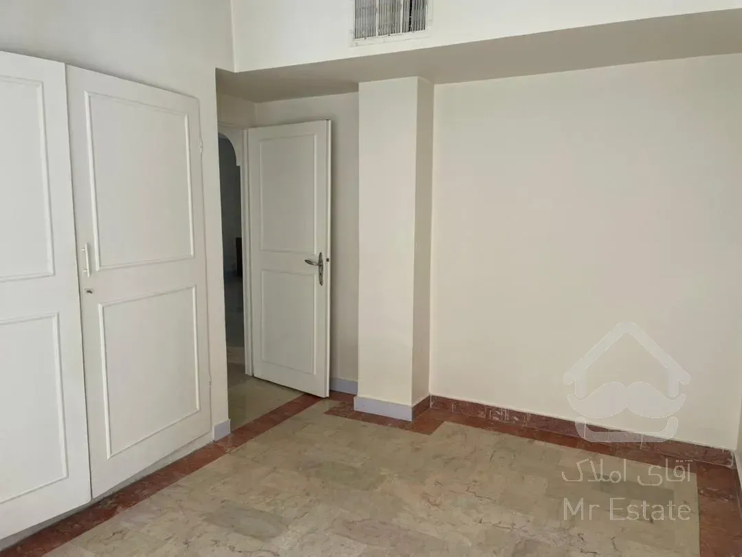 تک واحدی، ۱۴٠متری ،صرافهای جنوبی