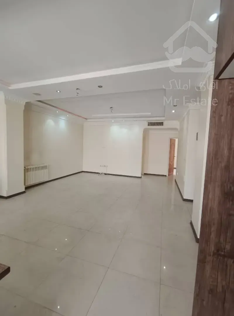 فروش اپارتمان زیر قیمت سالن پرده خور نور و نقشه عالی