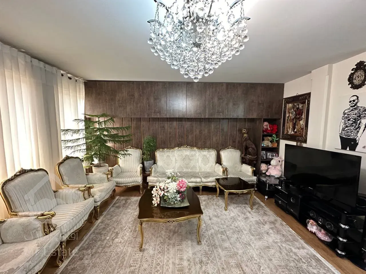 فروش آپارتمان ۹۵ متری فول امکانات در آلاله شرقی