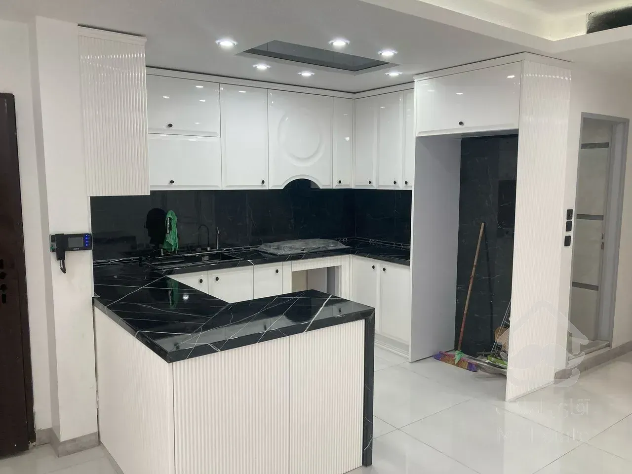 فروش آپارتمان ۵۶متر ۱خواب تراورتن سالن پرده خور رو به نما