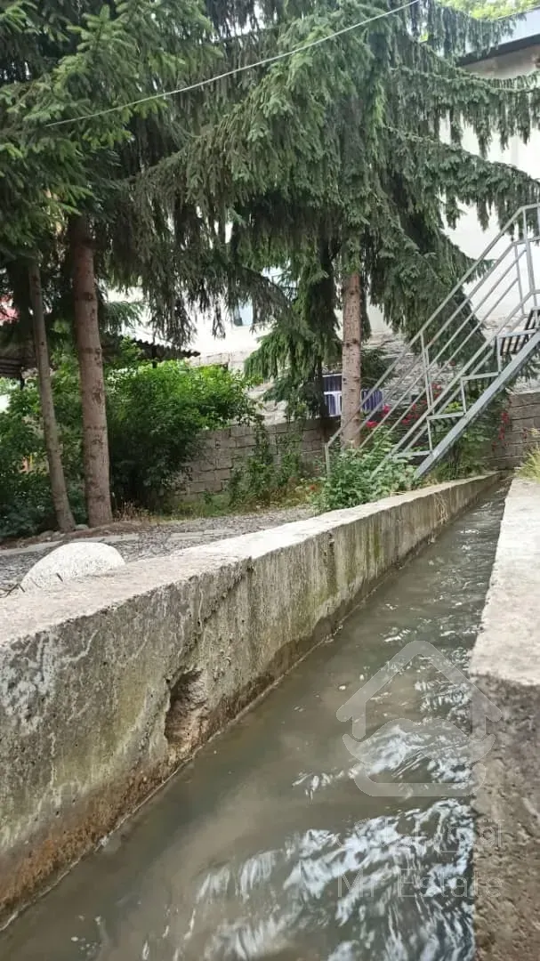 فروش 585متر زمین با ویلا چسبیده به رودخانه