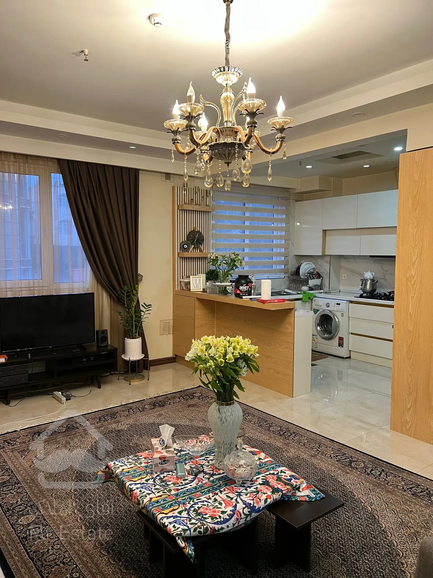 فروش آپارتمان سالن پرده خور کم سن و سال فردوس غرب