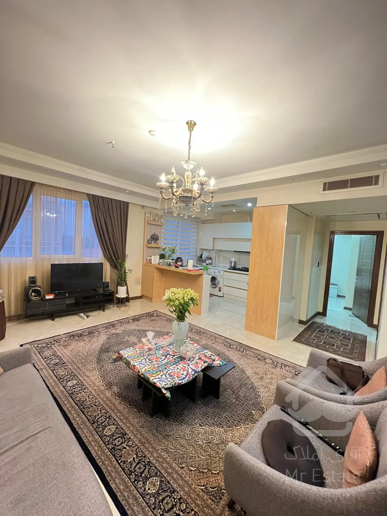 فروش آپارتمان سالن پرده خور فول امکانات دیزاین شده