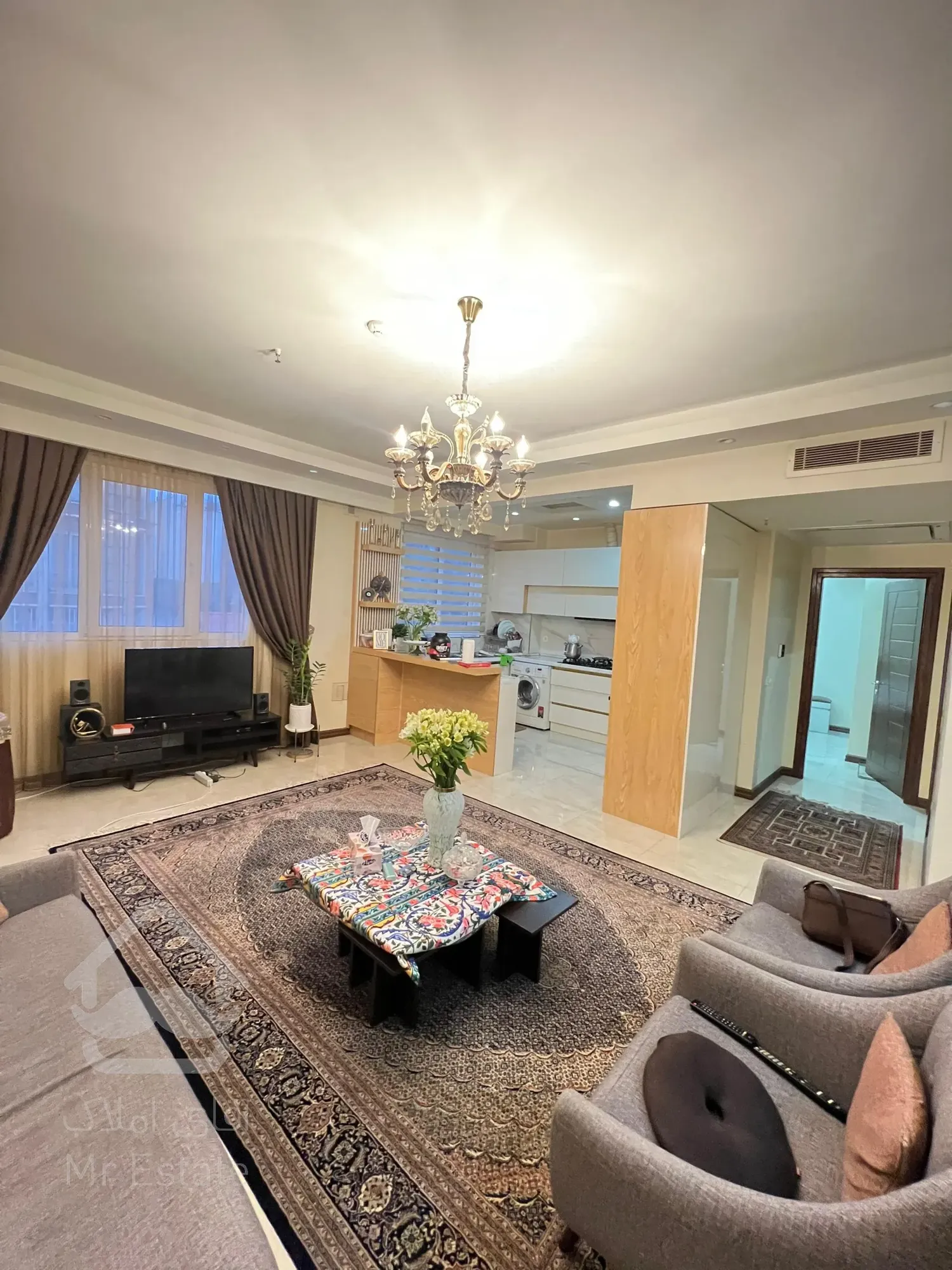 فروش آپارتمان سالن پرده خور کم سن و سال فردوس غرب