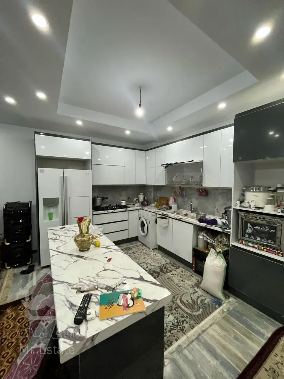 ۸۳ متر ۲خواب/نوساز و فول آپشن/کلا ۶ واحد/