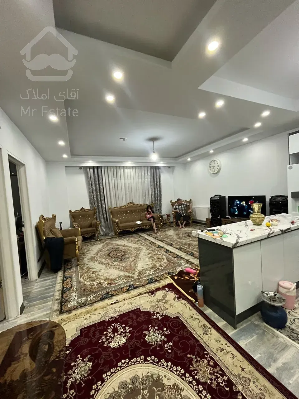 ۸۳ متر ۲خواب/نوساز و فول آپشن/کلا ۶ واحد/