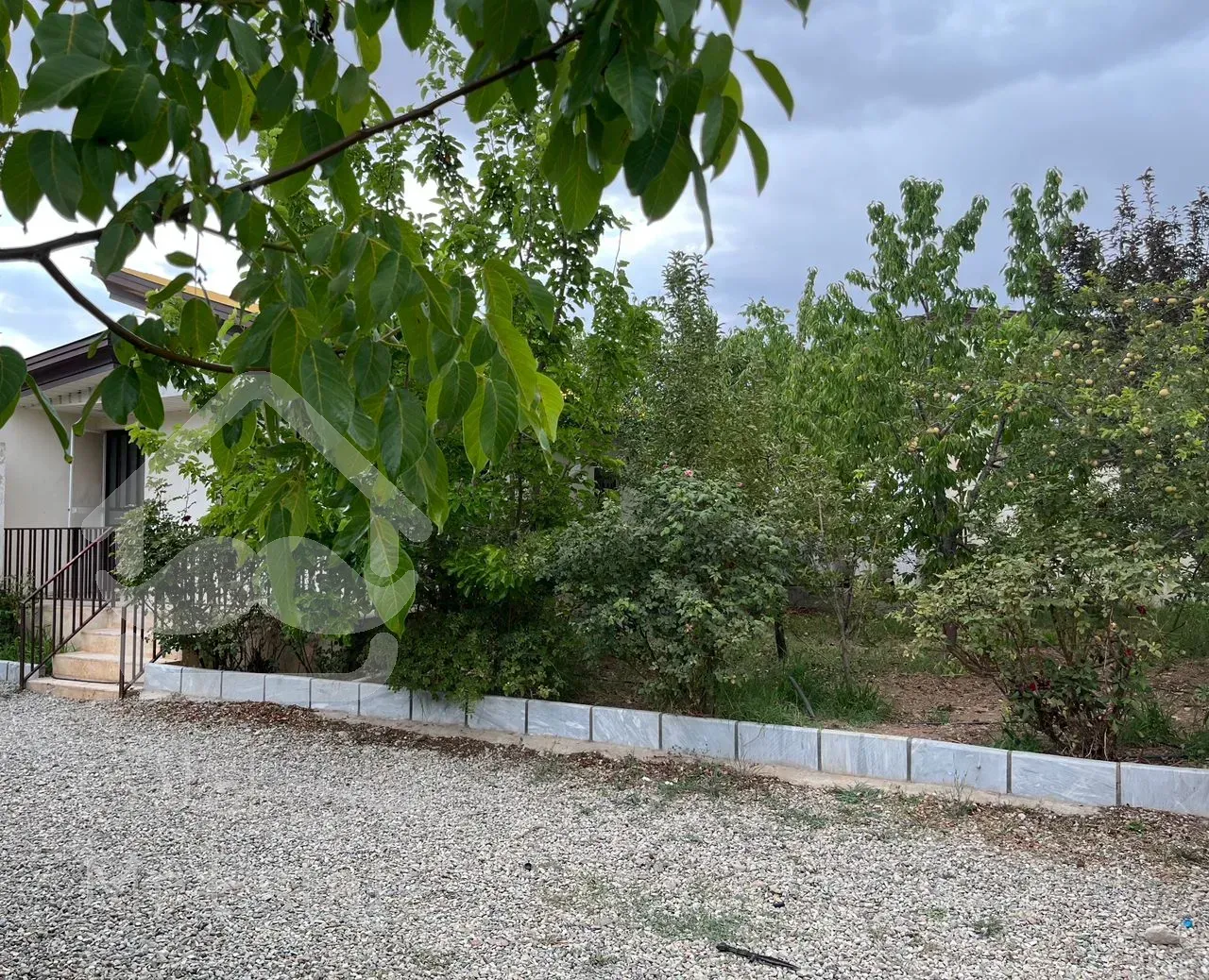 فروش باغچه ۱۰۰۰متری ۸۰متر سوئیت جابان