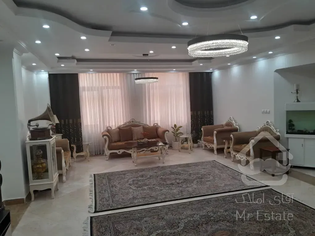 فروش آپارتمان ۲۰۰ متری تک واحدی در اباذر