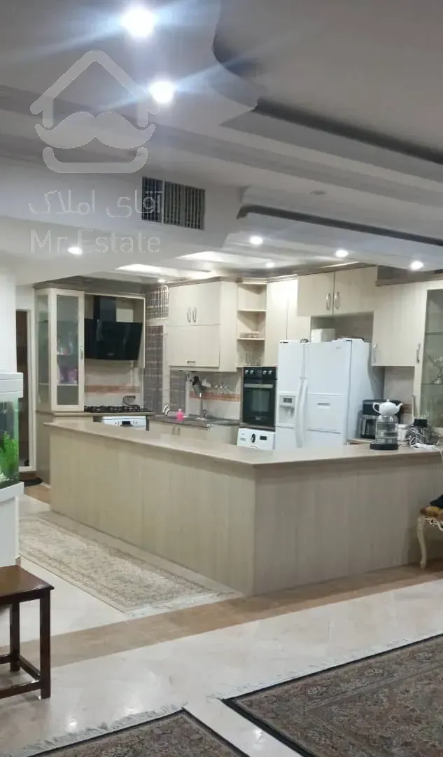 فروش آپارتمان ۲۰۰ متری تک واحدی در اباذر