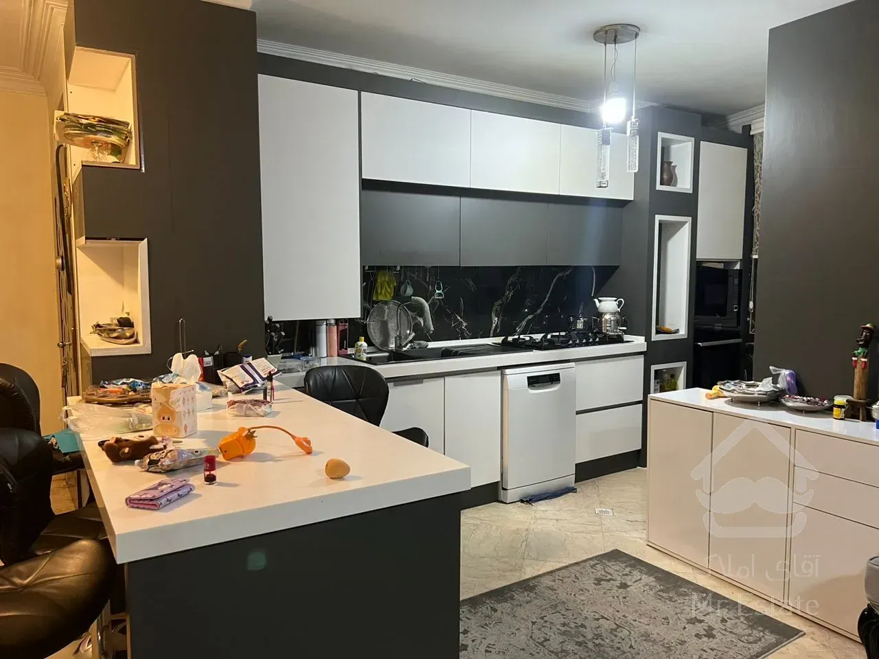 فروش آپارتمان ۸۷ متری رو به نما در سازمان برنامه مرکزی