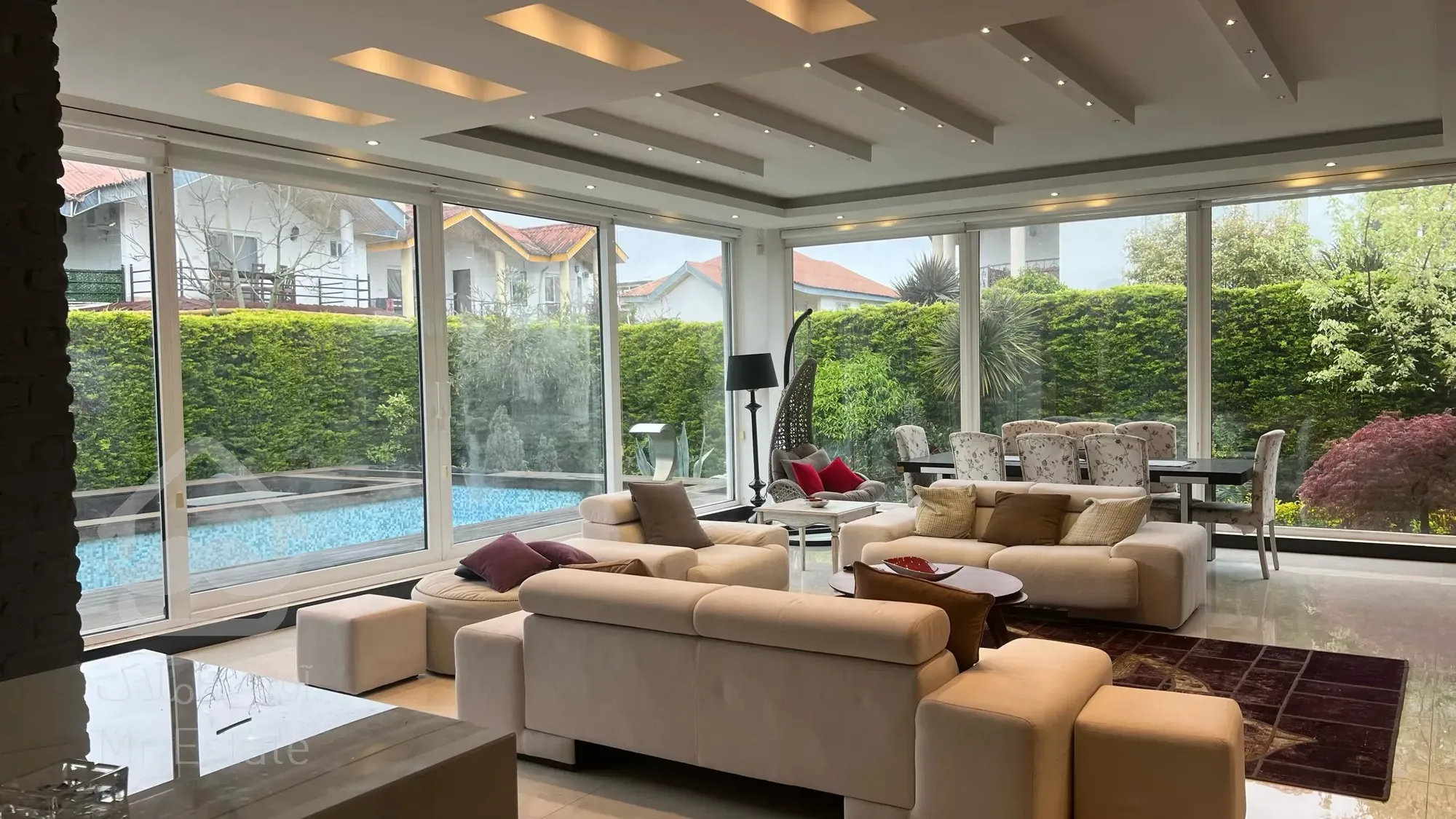 فروش آپارتمان لوکس ۳ خواب در چهارباغ