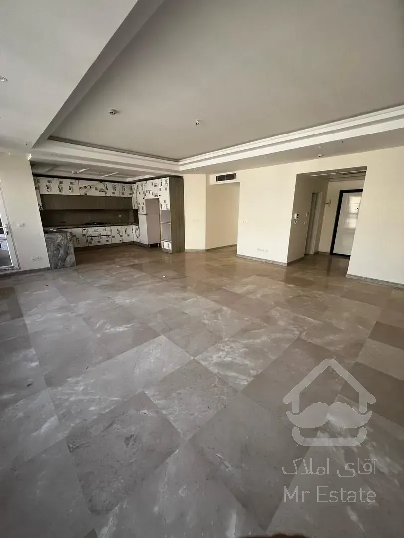 فروش آپارتمان ۹۰ متری سالن پرده خور در کوی ارم