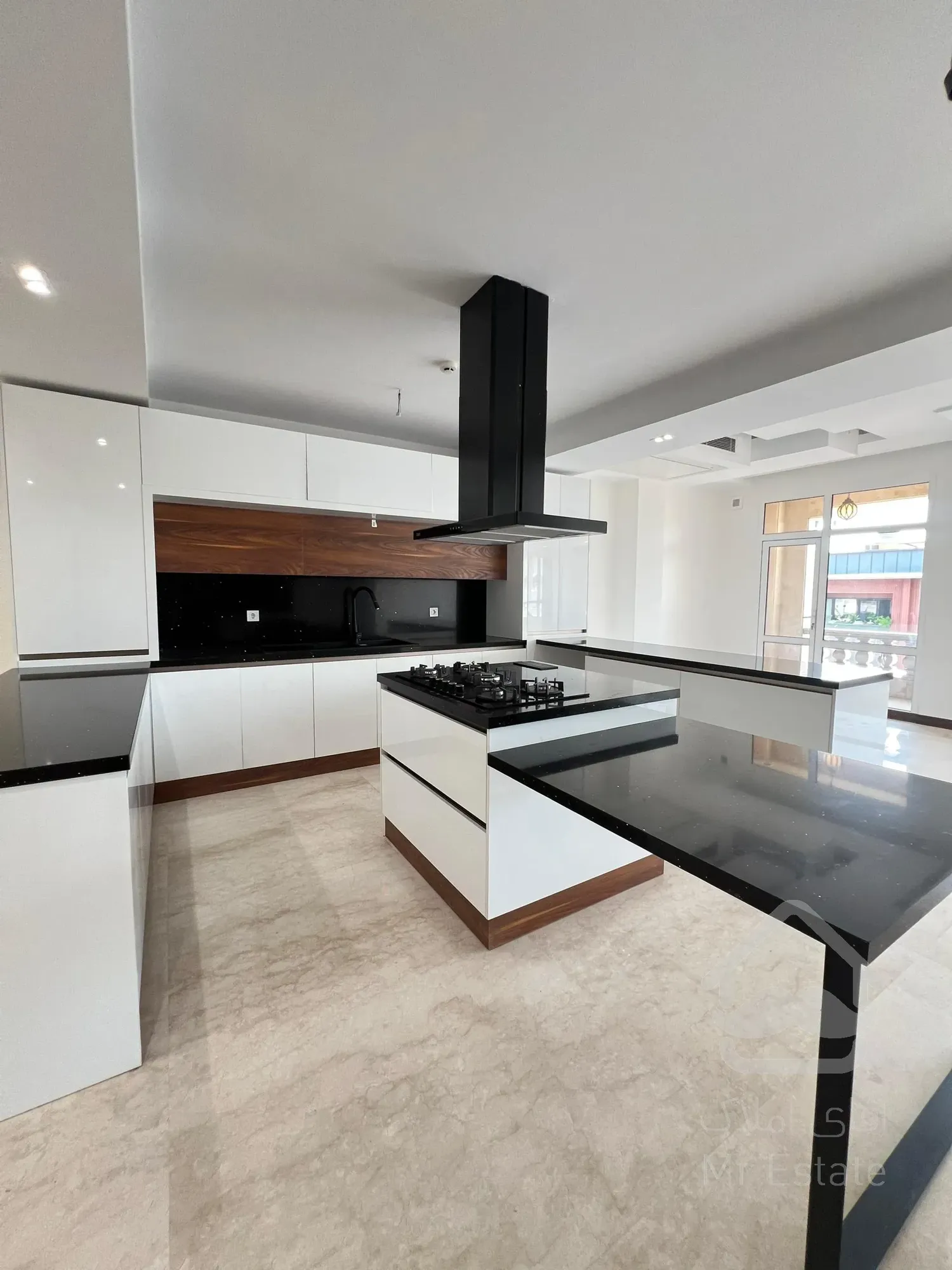 230 متر 4 خواب فرمانیه سنبل