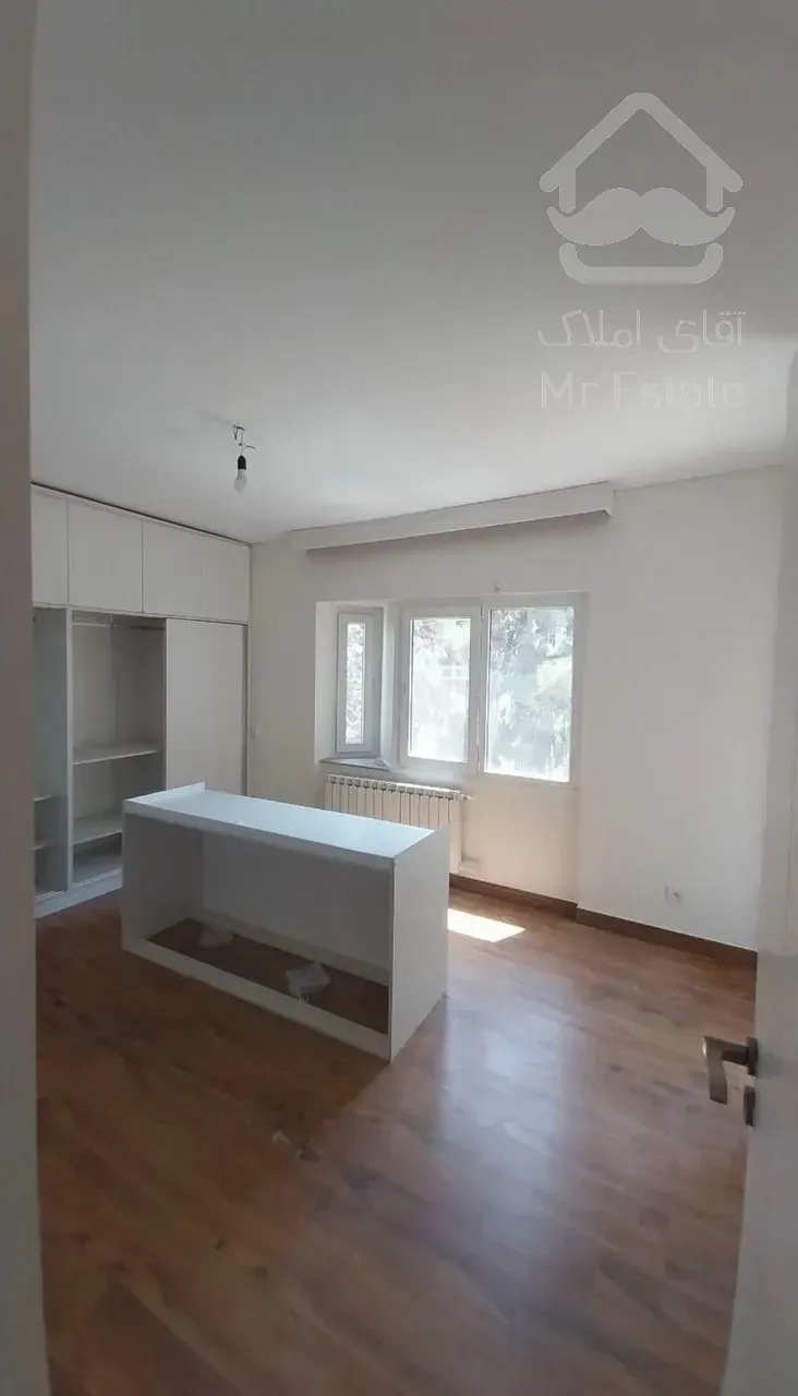 دو راهی قلهک ۱۳۵ متر ۳ خواب زیر قیمت