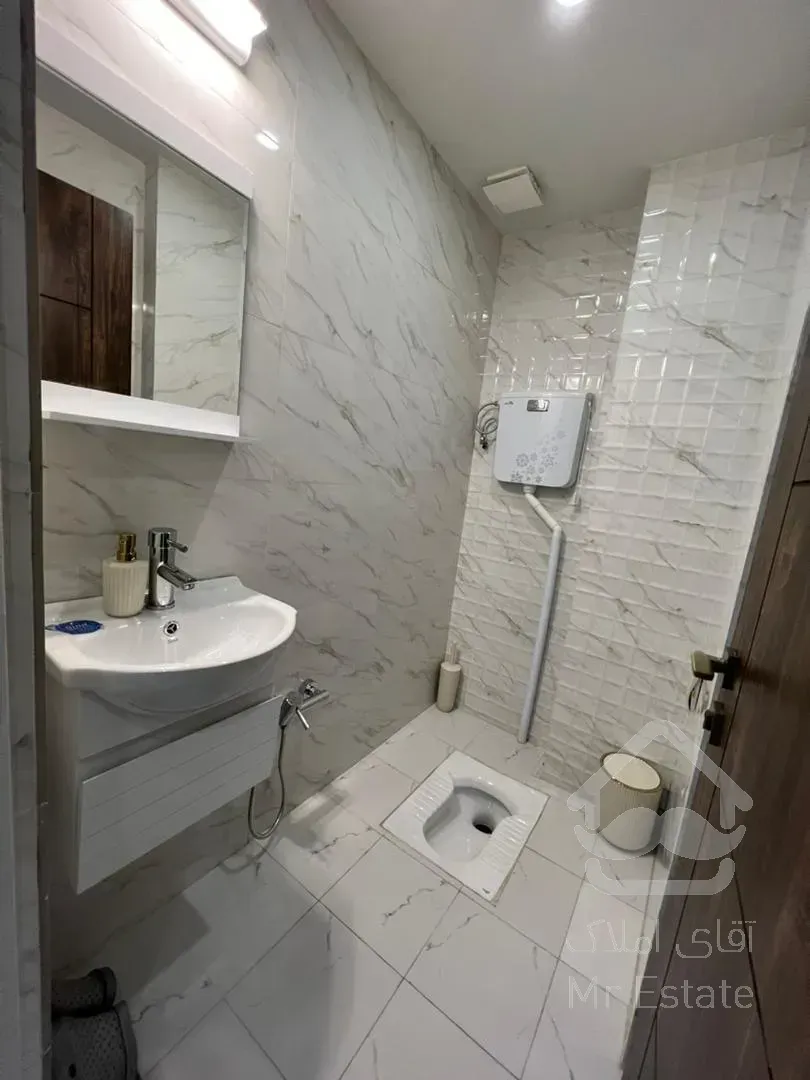 ۱۵۴ متری ۳ خواب فول امکانات (ساختمان تکی و یکجا) بسیار شیک موقعیت بسیار عالی با قیمت مناسب