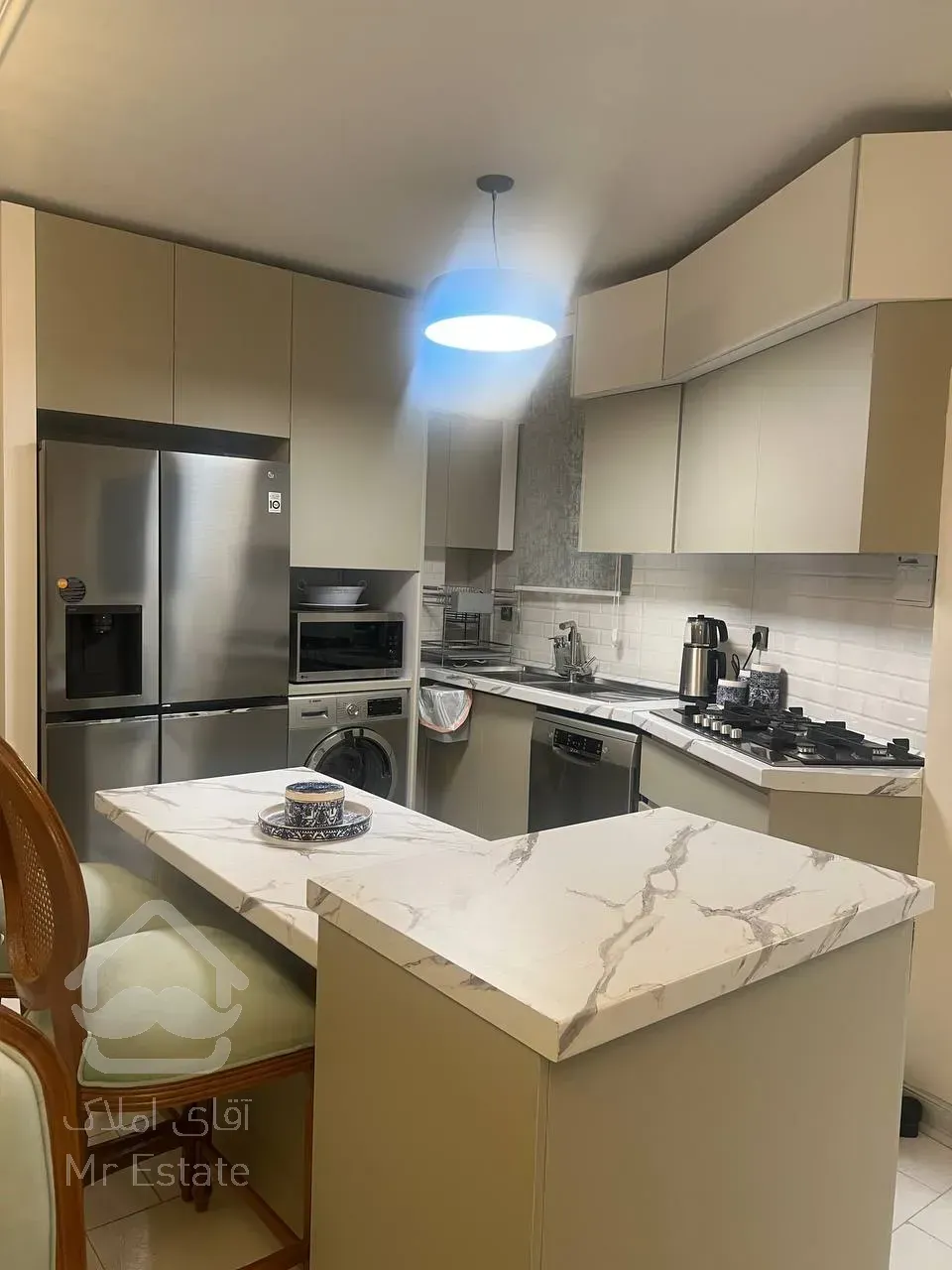 فروش آپارتمان ۵۰ متر پارکینگ دار ، سه راه طالقانی