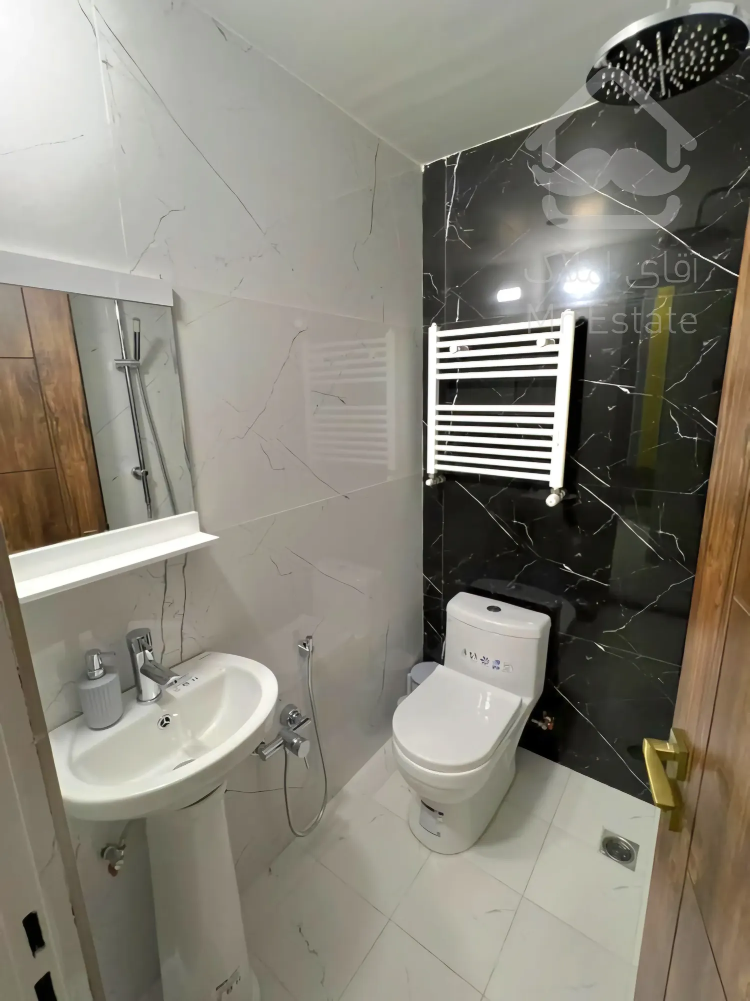 ۱۵۴ متری ۳ خواب فول امکانات (ساختمان تکی و یکجا) بسیار شیک موقعیت بسیار عالی با قیمت مناسب