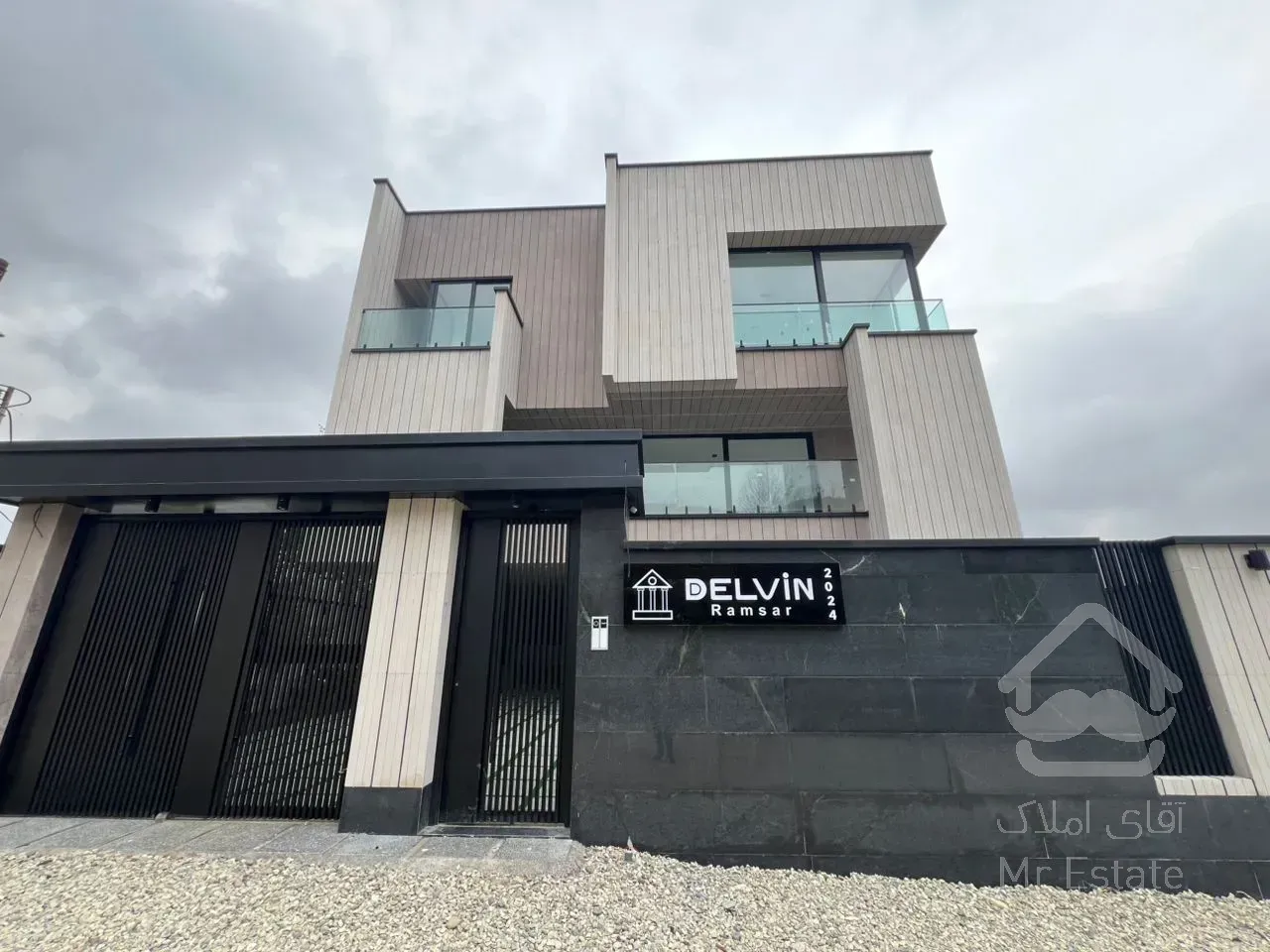 ویلا تریبلکس نما مدرن