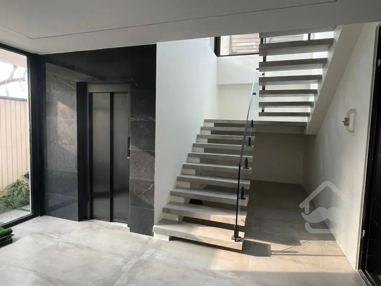 ویلا تریبلکس نما مدرن