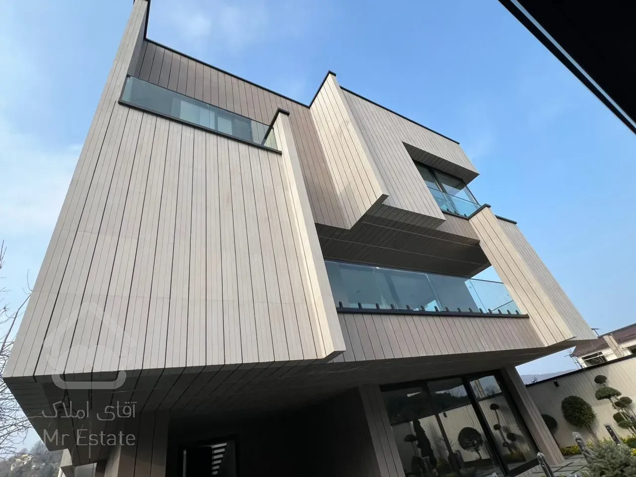 ویلا تریبلکس نما مدرن