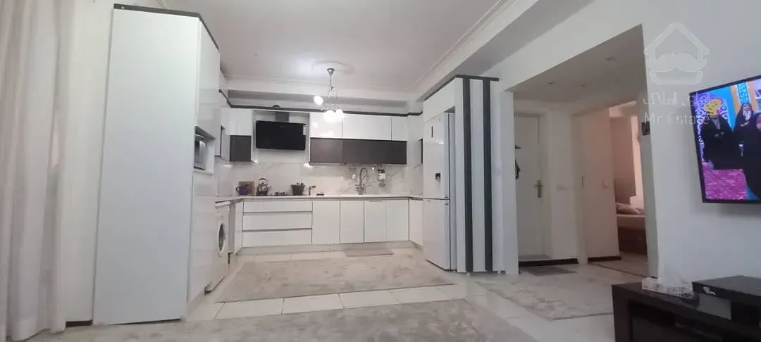 فروش اپارتمان ۸۰ متری وام دارد