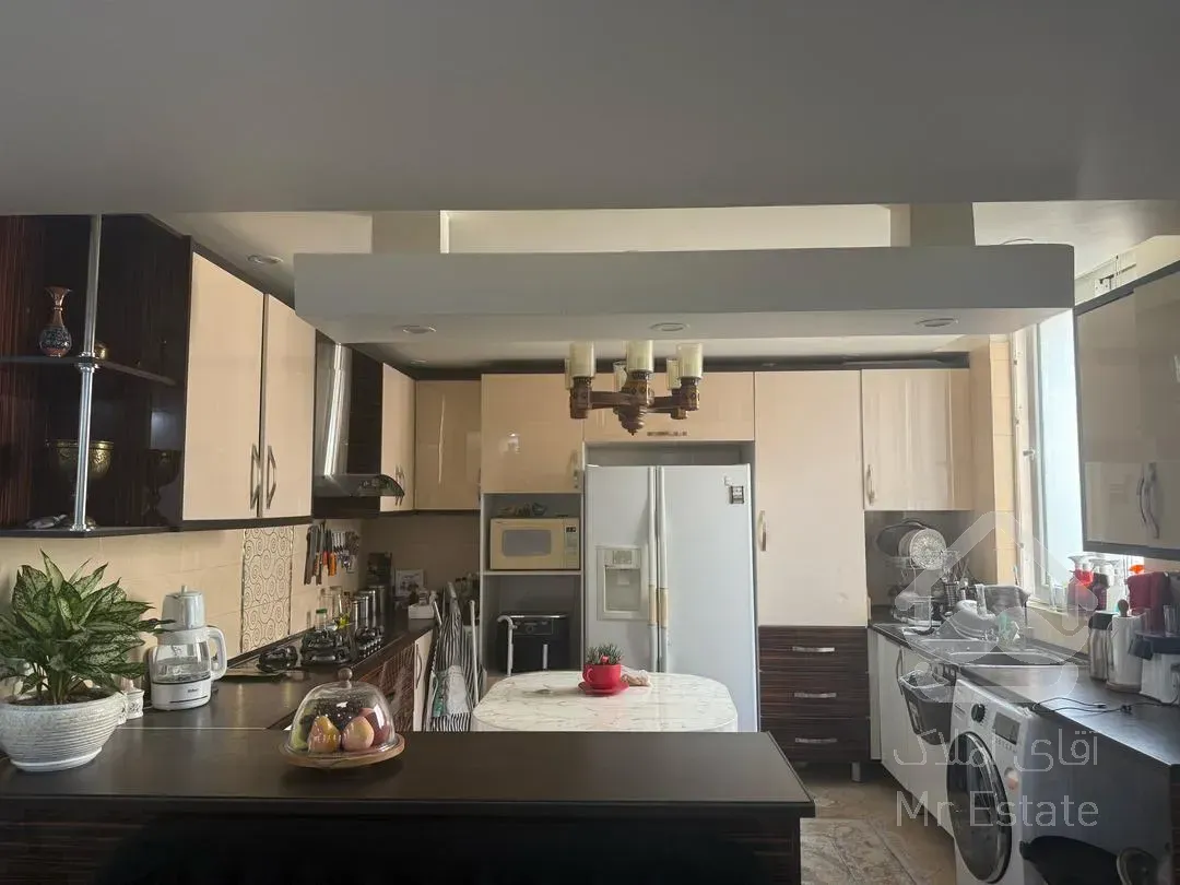 102متر/باغ شرقی/سالن پرده خور