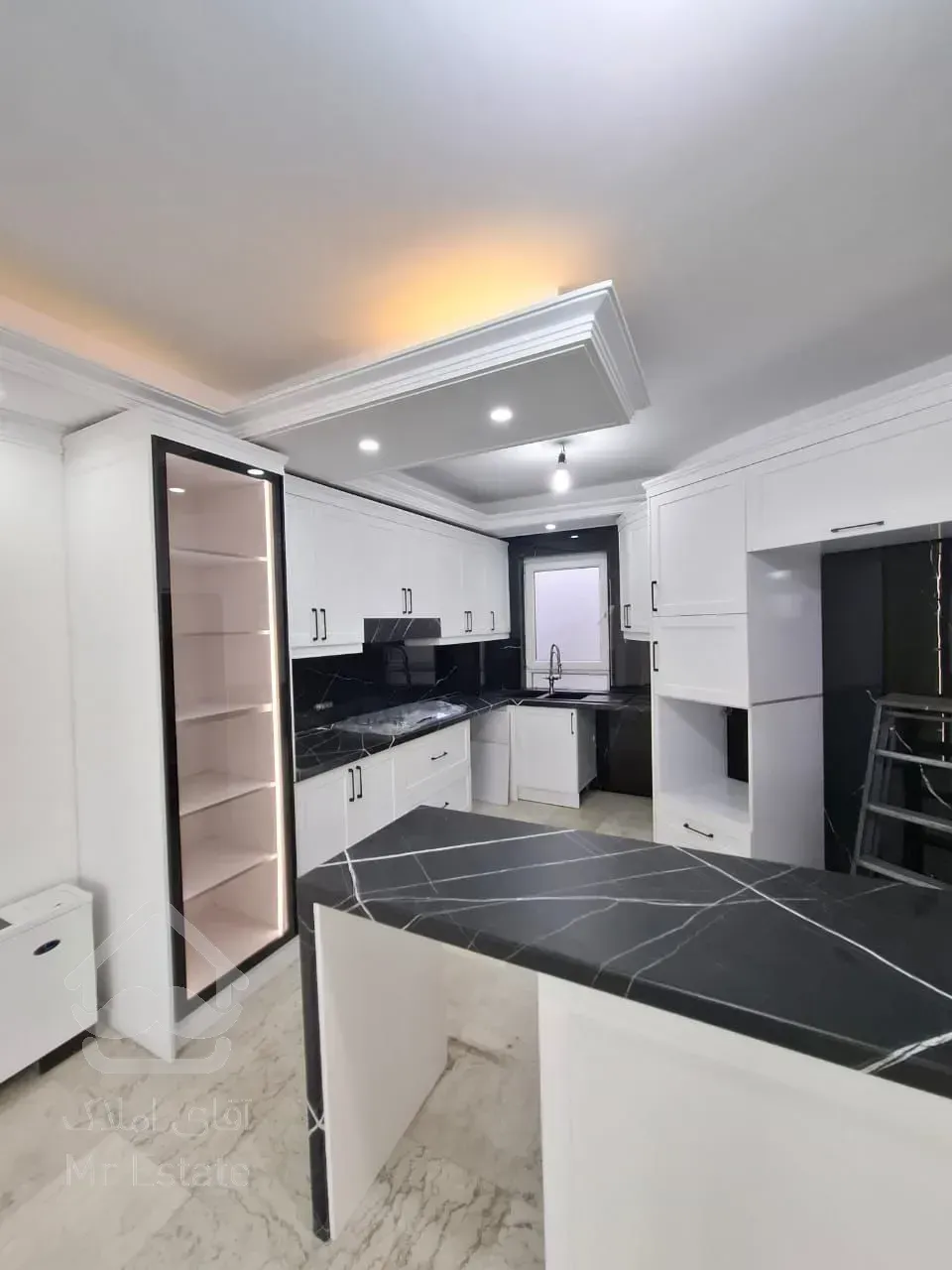 فروش آپارتمان ۱۰۶متر ۲خواب تراورتن سالن پرده خور بلوار بعثت