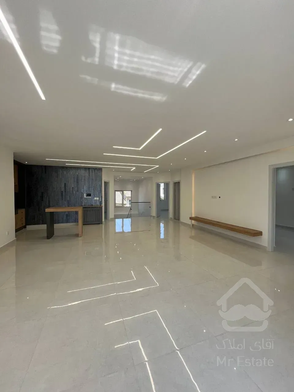 فروش ویلای دوبلکس ۲۷۵ متری در شهرک ساحل قو