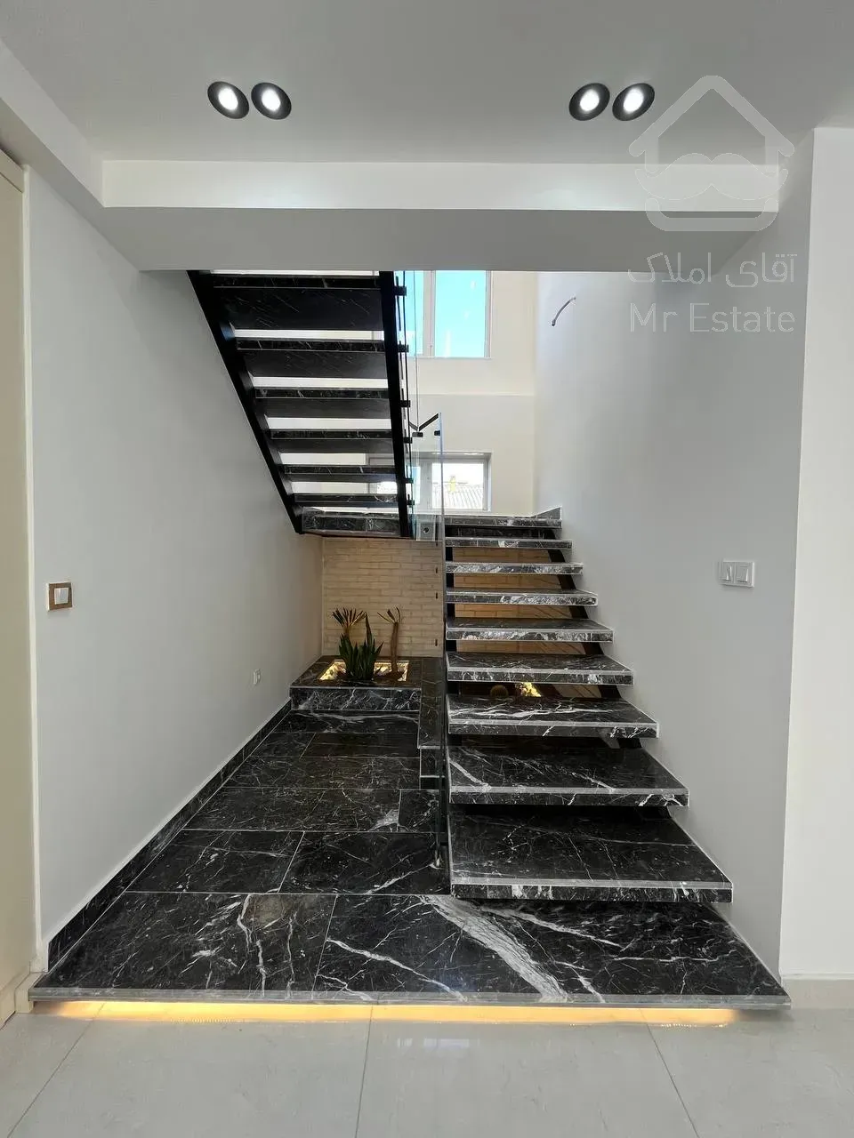 فروش ویلای دوبلکس ۲۷۵ متری در شهرک ساحل قو