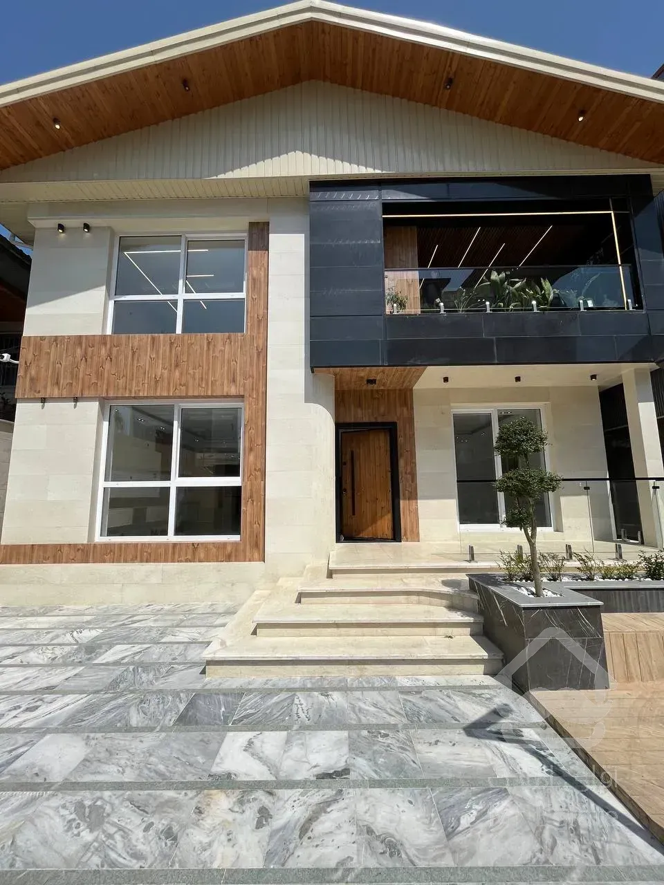 فروش ویلای دوبلکس ۲۷۵ متری در شهرک ساحل قو