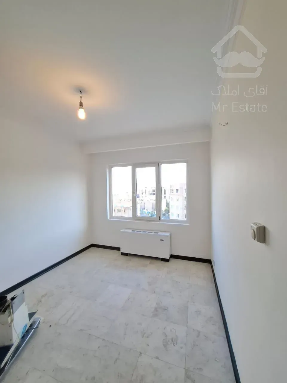 فروش اپارتمان ۹۵ متر زیر قیمت سالن پرده خور نور و نقشه عالی