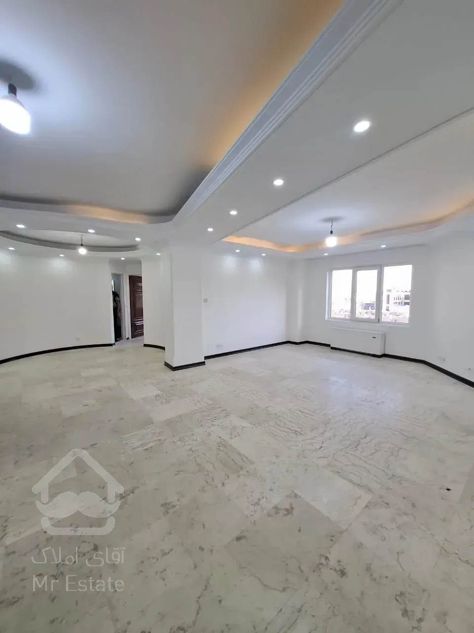 فروش اپارتمان ۹۵ متر زیر قیمت سالن پرده خور نور و نقشه عالی