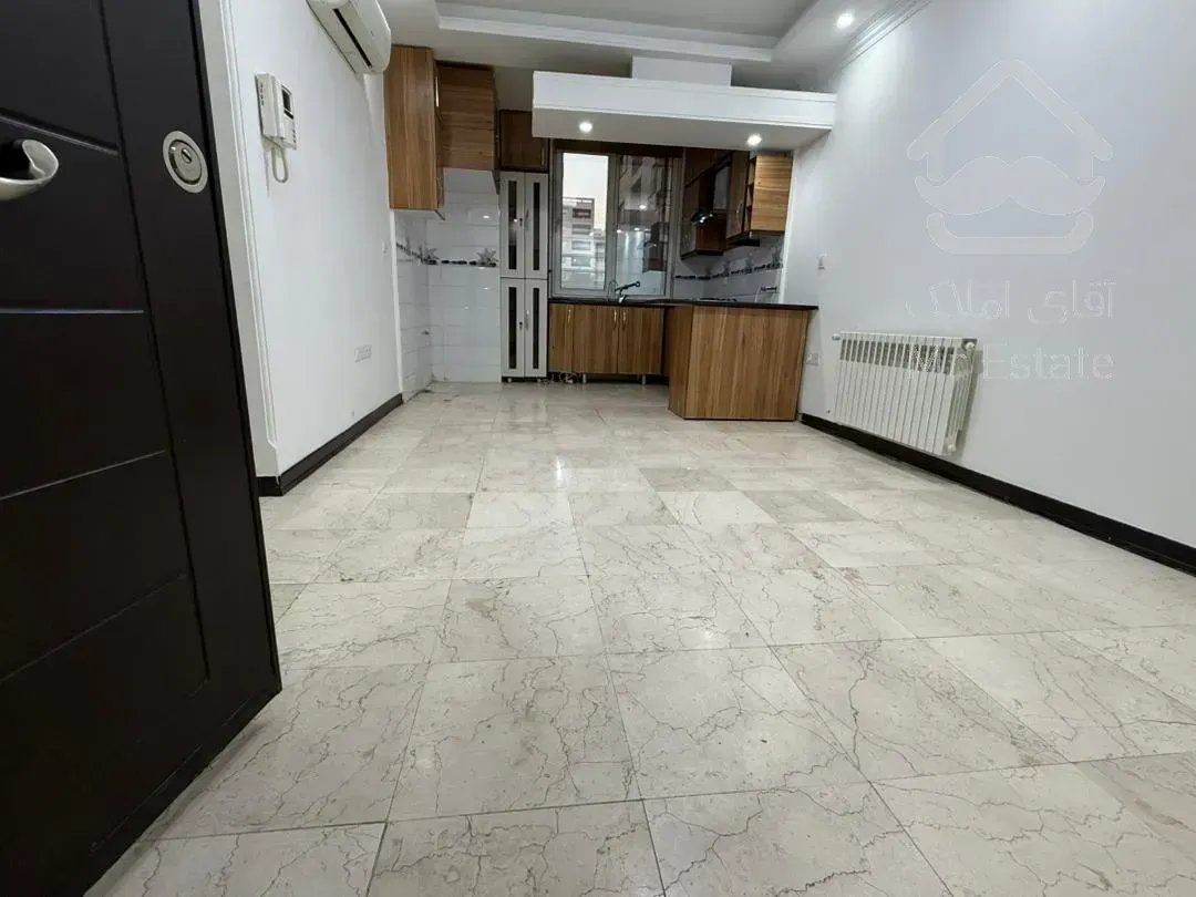 فروش اپارتمان ۹۵  متر زیر قیمت سالن پرده خور نور و نقشه عالی