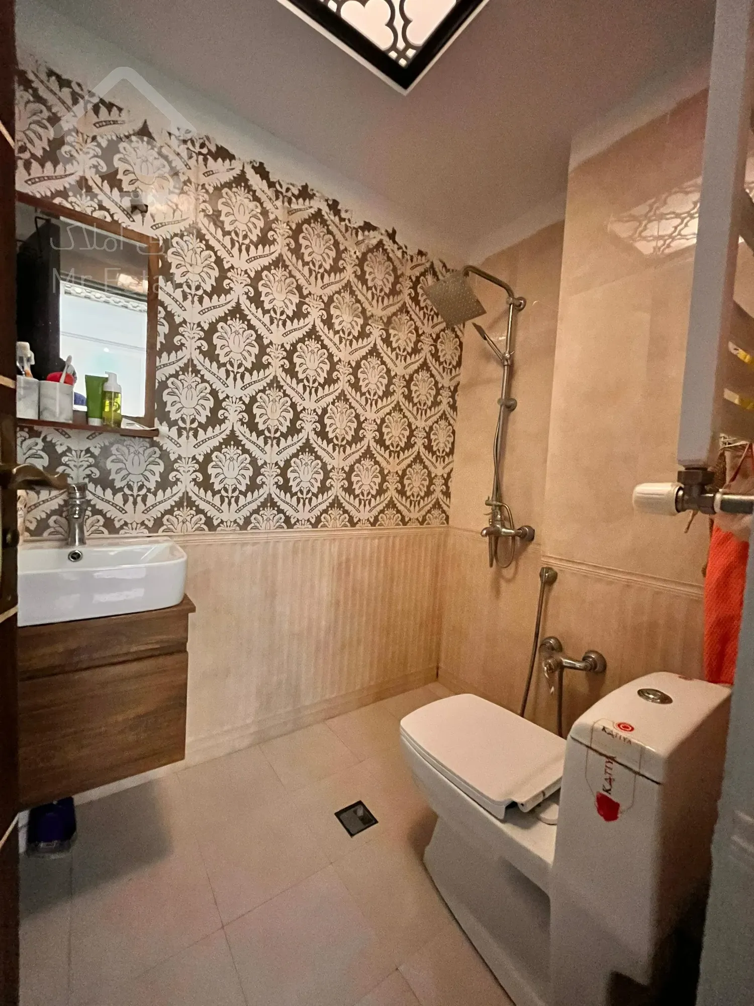 فروش آپارجتمان  ۹۰متری جنت آباد جنوبی