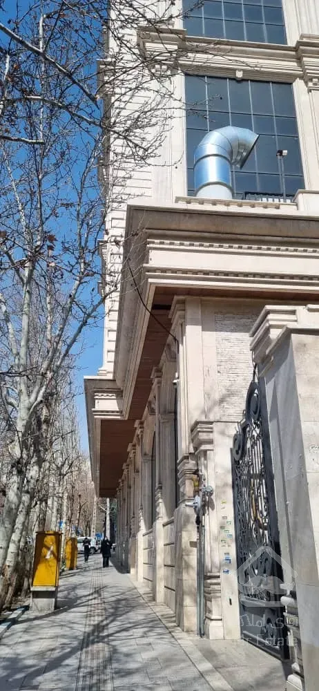 اجاره اداری گاندی ۳۰۰متر با۴پارکینگ