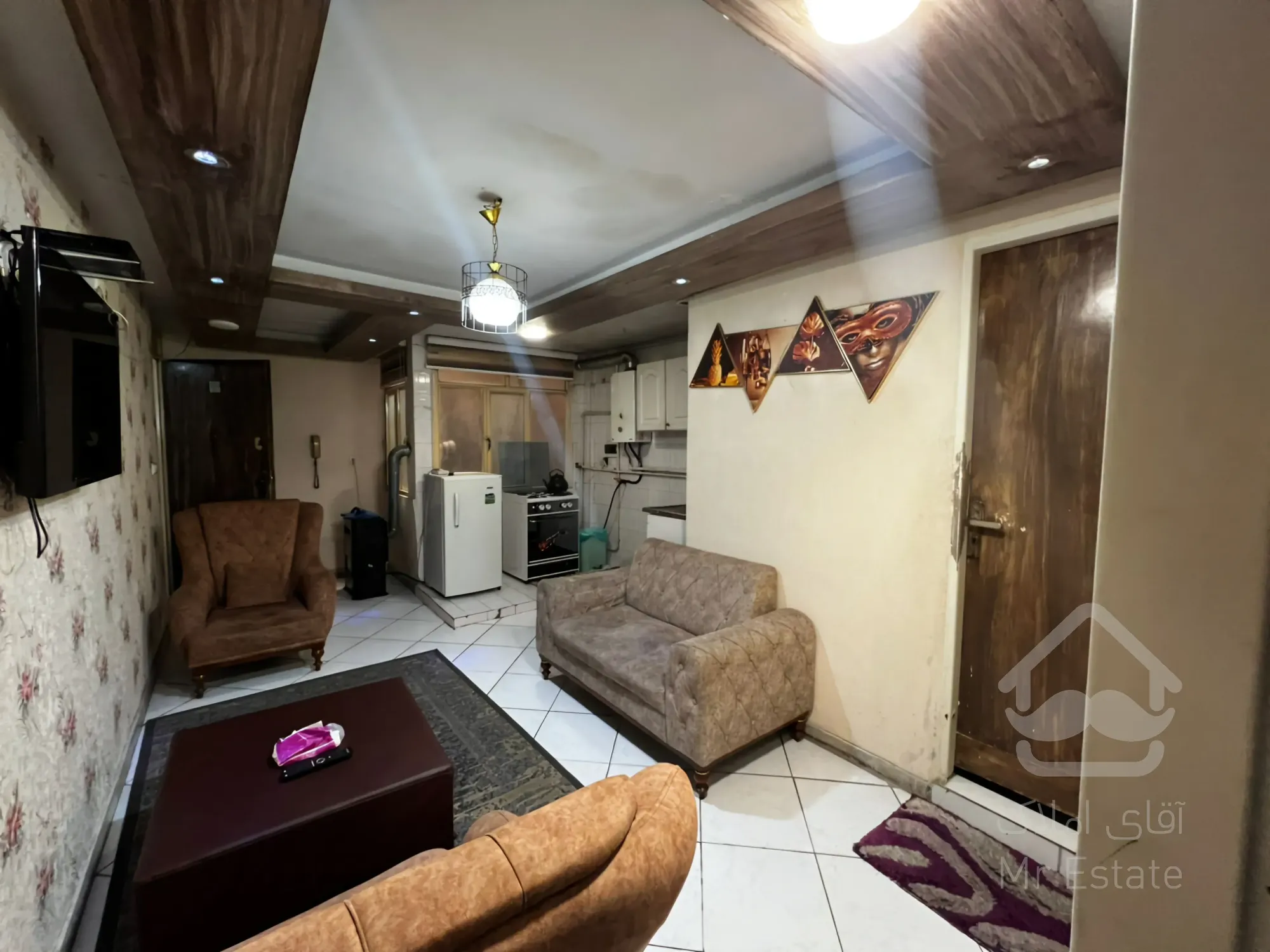 ۸ واحدی ۸۱۰ متر مستغلات ، دسترسی عالی مناسب انواع مشاغل شرکت و اداره و...